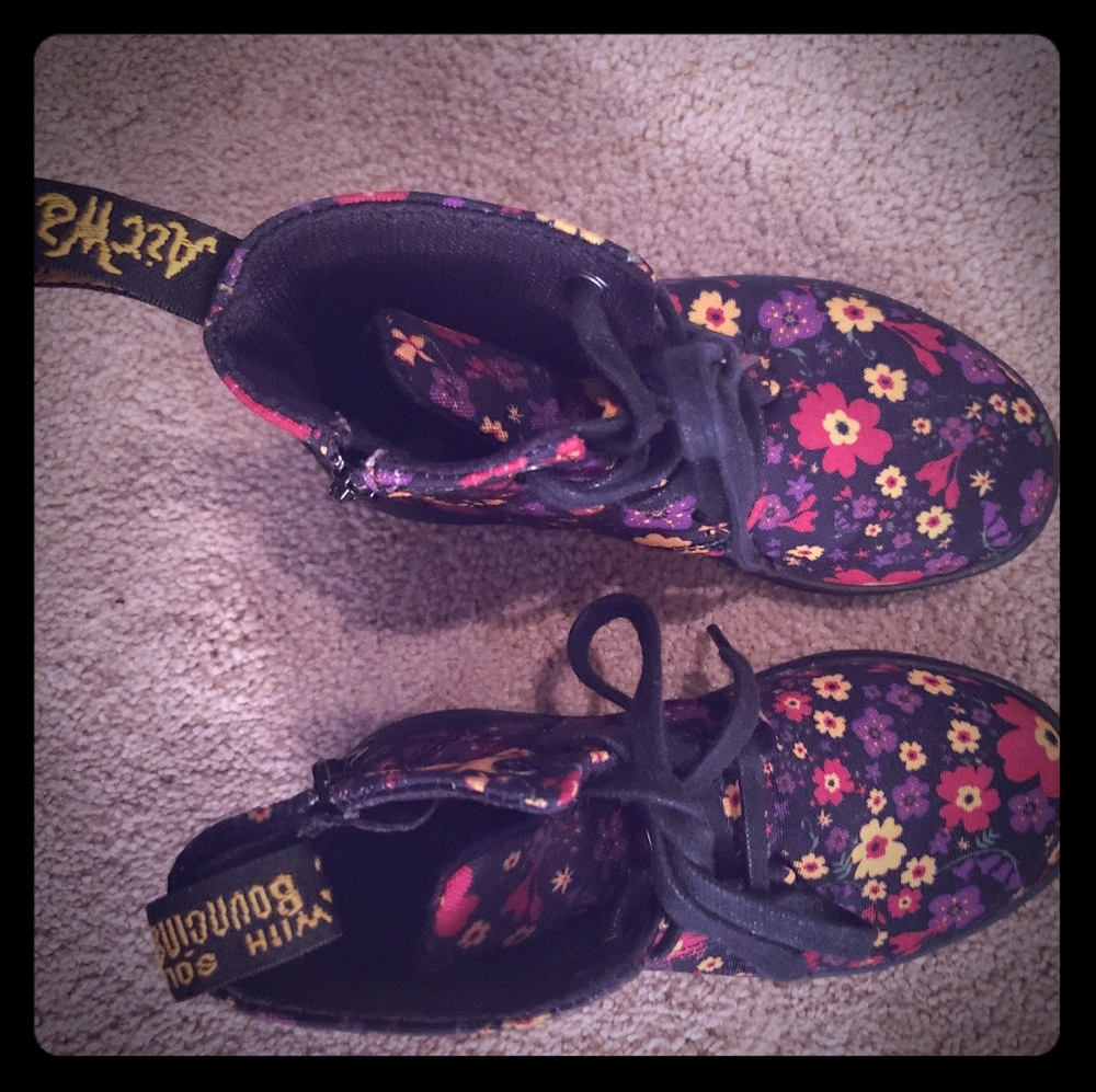 Dr. Martens Laney kids girl 9